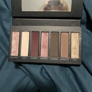 Younique addiction palette 6